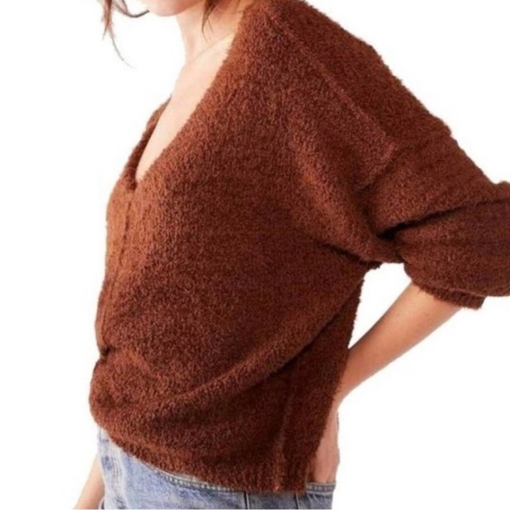 Free People Women's Icing V-Neck Pullover Sweater in Mocha Java Small